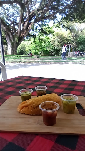 Lechonard y Mucho Más