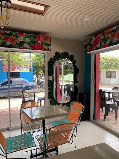 Cayenas Café & Restobar