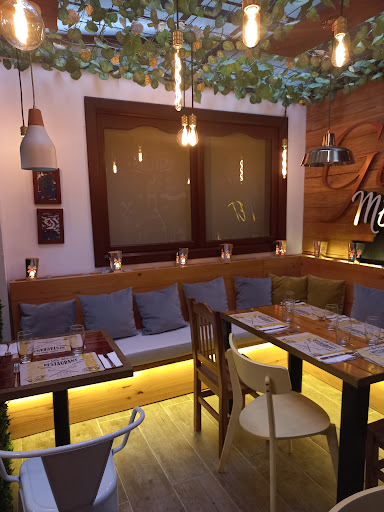 Ciudad Luz cocina y música (la lar)