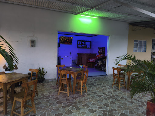 Café Bar El Darién dónde Tequila