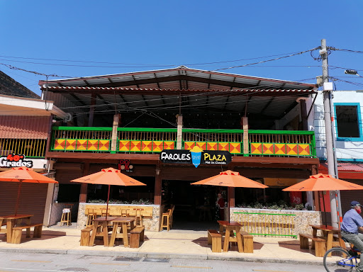 Faroles Plaza