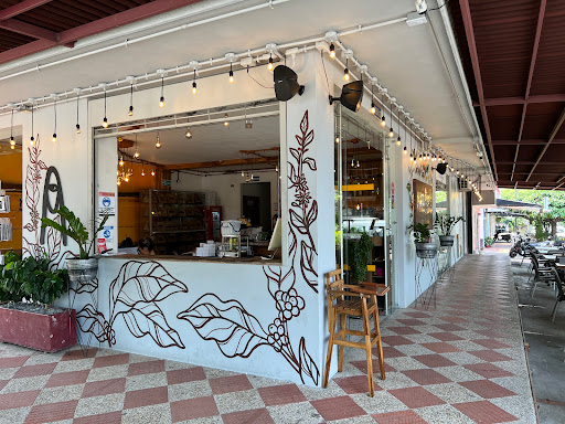 Café Magdalena - Donde el aroma del café recién molido flota en el aire.