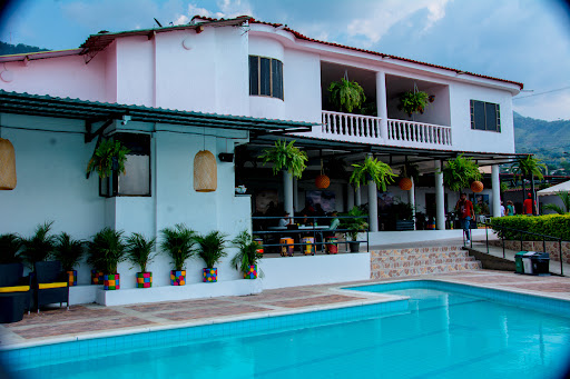 HOTEL RESTAURANTE LA CASONA MUZO